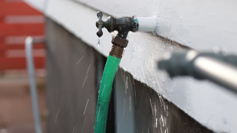Best Fascia and Soffit Installation  in River Road, WA